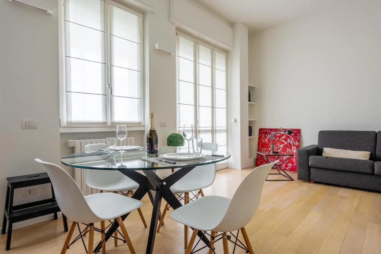 Easylife - Bellissimo E Luminoso Appartamento A Colonne Di San Lorenzo Mailand 0*,  Italien